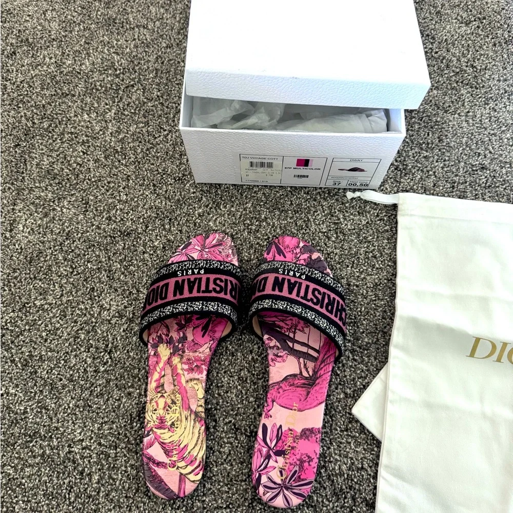 EUC🌸CHRISTIAN DIOR💐SOLDOUT LOGO SLIDES - Picture 2 of 11